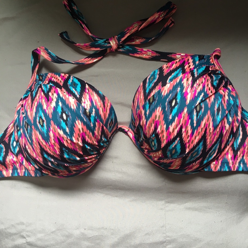 Shade and Shore swimsuit top